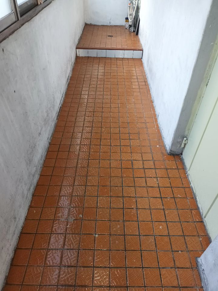 입주24 바닥 타일 청소 전